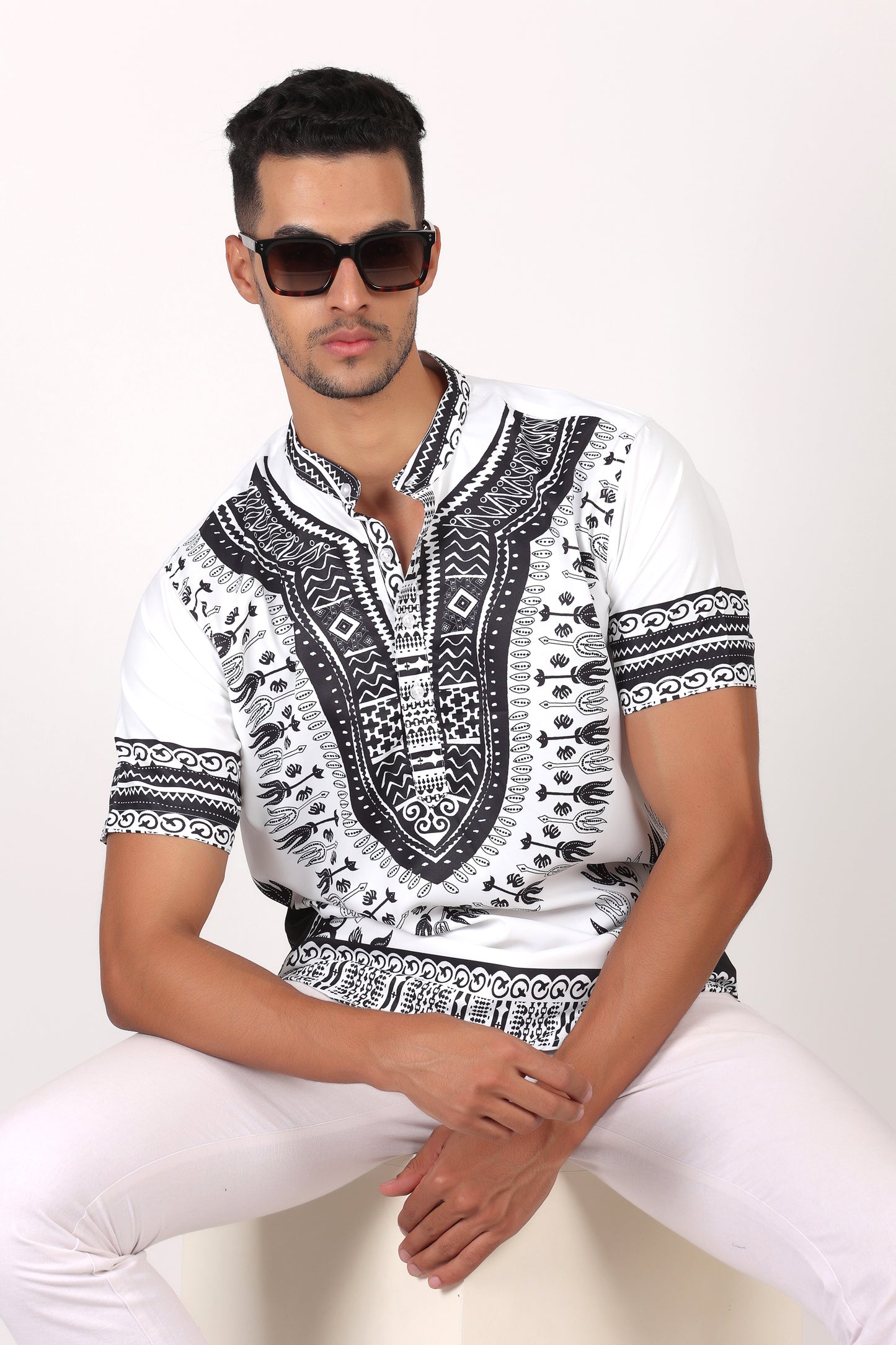 Camisa de Hombre Afrocaribeño Blanco de Botones Cuello Chino HS405